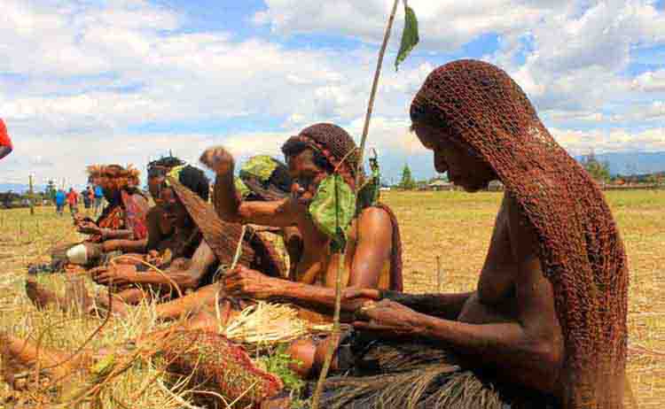 cara Mama Papua mendidik anak Dihaimoma.com