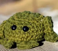 http://www.ravelry.com/patterns/library/amigurumi-frog-6