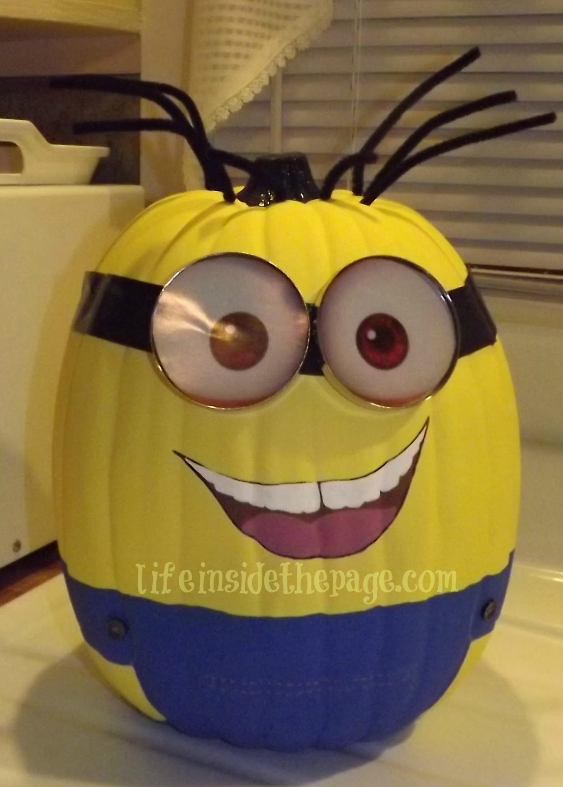 Life...Inside the Page: Craft: Making my own Minion Pumpkin