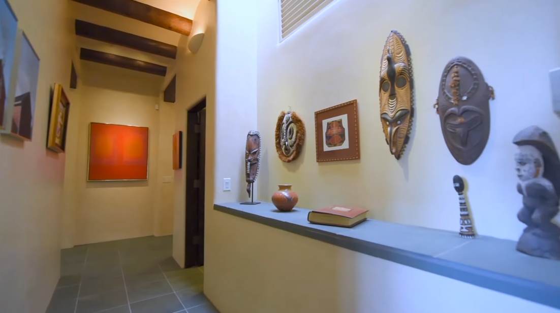 Tour 2 Indian Pony, Santa Fe Luxury Home vs. 29 Interior Design Photos