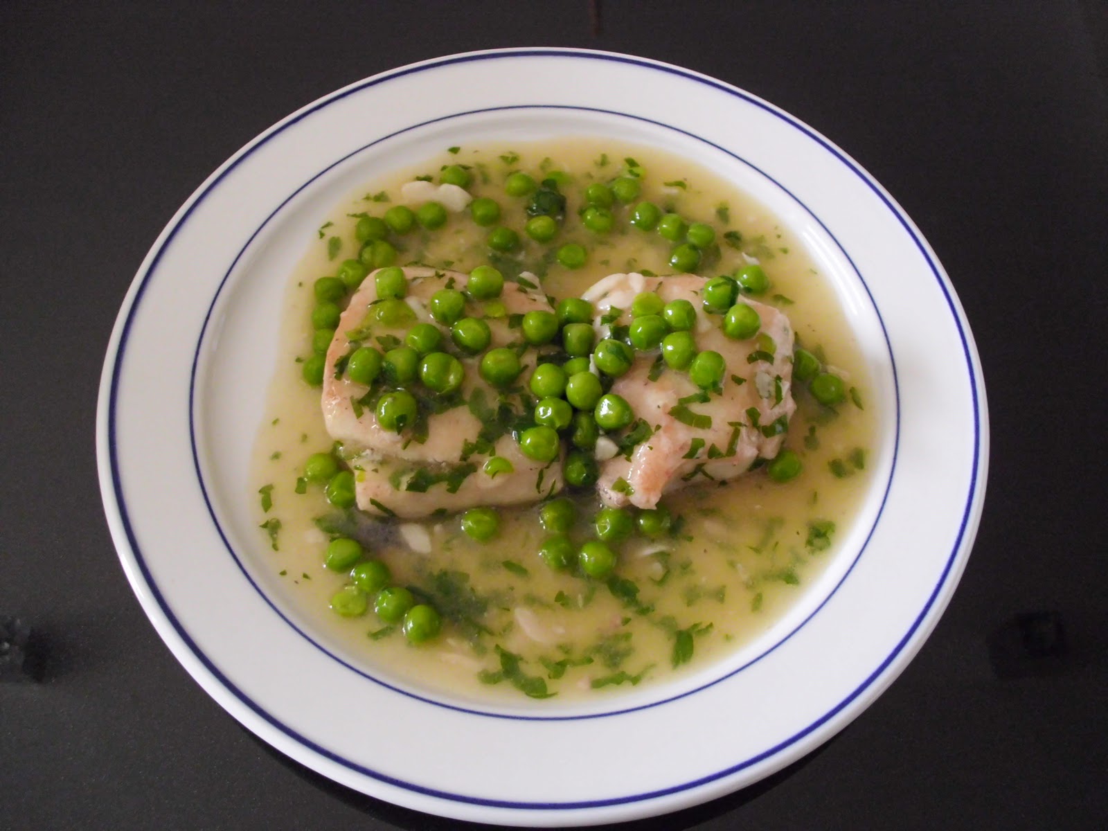 Delicious/La cocina de Carmen MERLUZA EN SALSA VERDE CON GUISANTES