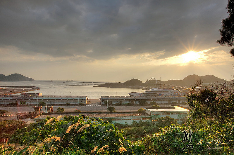 宜蘭蘇澳南方澳南天宮早餐|古早味蛋餅|景點南海石頭松