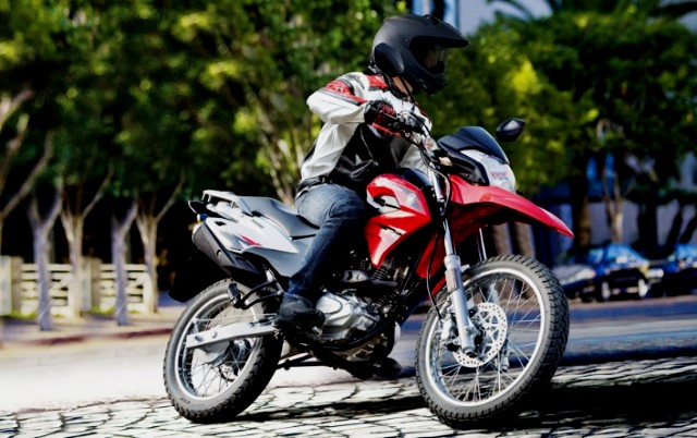 Kelebihan Suzuki DR150 komparasi suzuki dr150 vs klx150