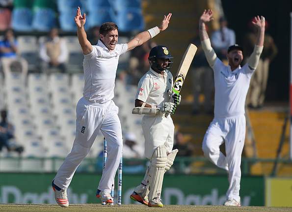 Woakes joins injury list with crack on thumb Woakes joins injury list with crack on thumb