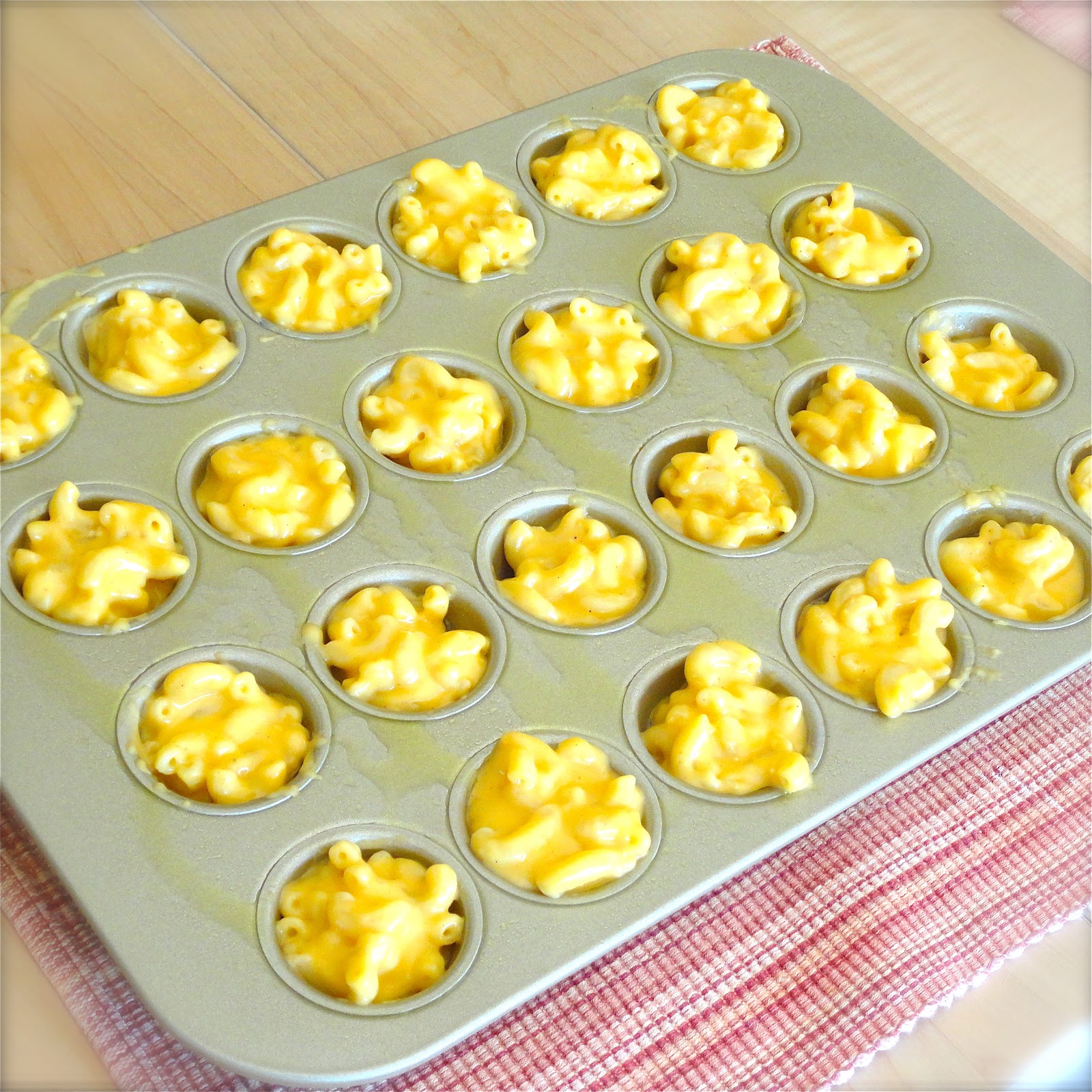 BinomialBaker Mac and Cheese Cupcakes