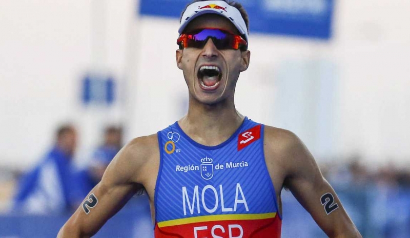 Mario Mola se proclama Campeón del Mundo de Triatlón