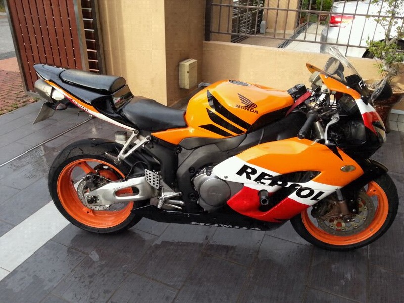 Спортбайк Honda cbr1000rr