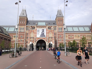 cycling in Amsterdam through the Rijksmuseum