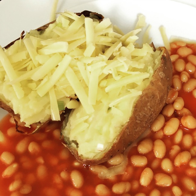 The-Perfect-Slimming-World-Baked-Potato-With-Spring-Onion-and-Cheese-Recipe-image-of-baked-potatoes-and-beans
