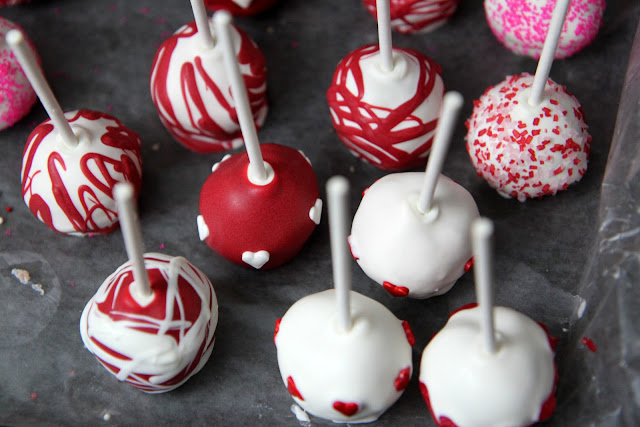 Make these beautiful cake pops for less this Valentine's Day!