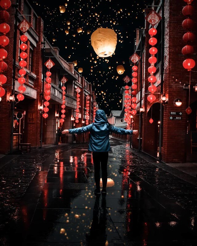 07-Chinese-Lanterns-Kevin-Adams-Surreal-Architecture-Digital-Art-www-designstack-co