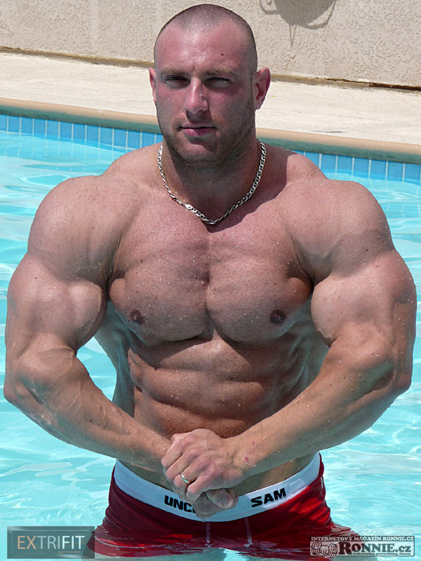Muscle Lover: Czech bodybuilder Petr Brezna