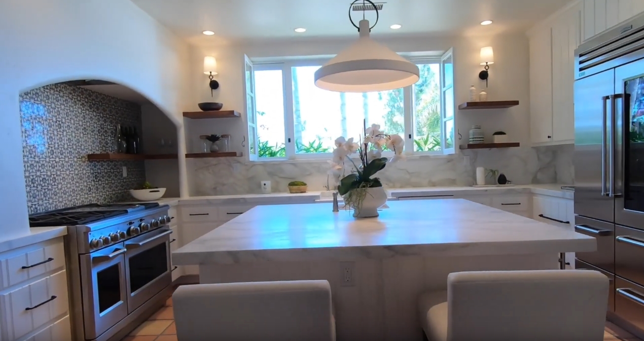 9 Photos vs. 6368 La Valle Plateada, Rancho Santa Fe, CA vs. Home Interior Design Tour