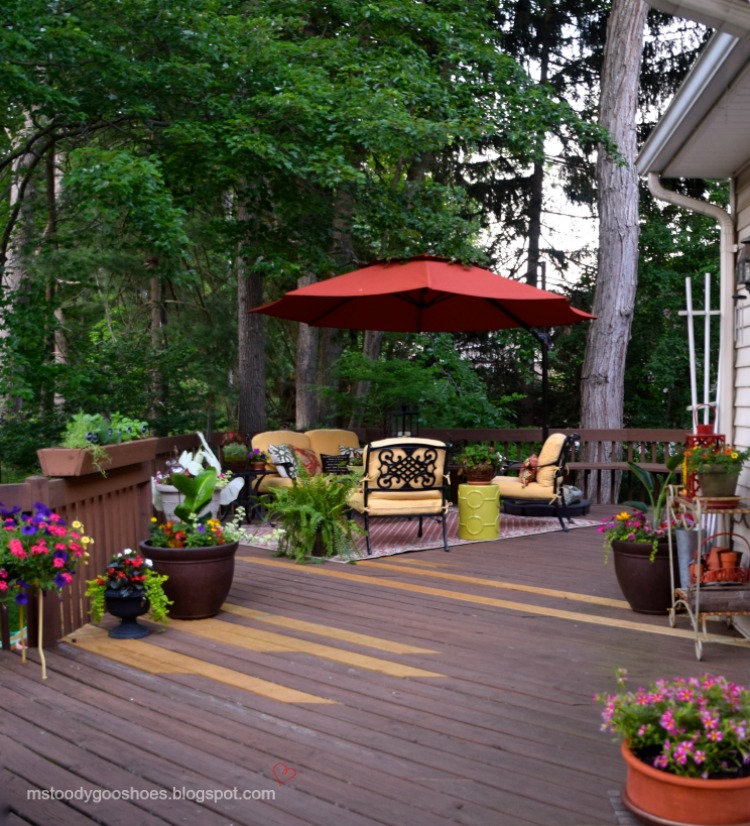Create an attractive outdoor living space | Ms. Toody Goo Shoes
