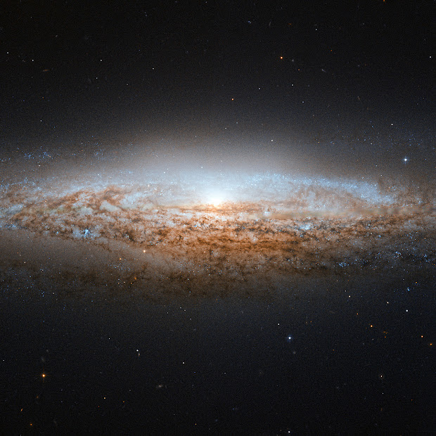 UFO-like Spiral Galaxy NGC 2683 snapped by Hubble!