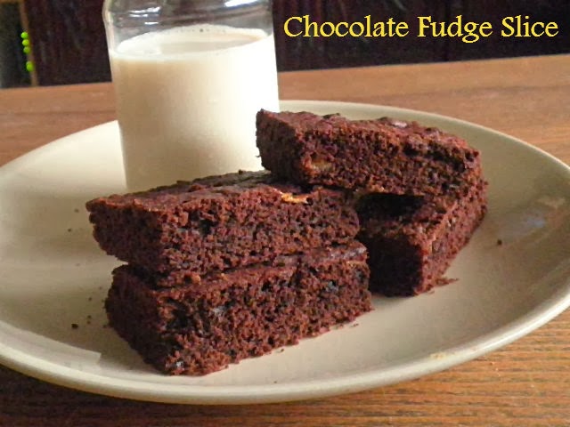 Chocolate fudge slice recipe @ http://treatntrick.blogspot.com