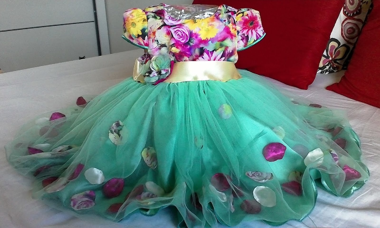 vestido infantil tema jardim encantado