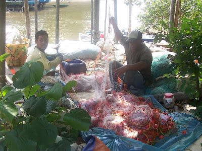 Tanjung Leman fishermen at work