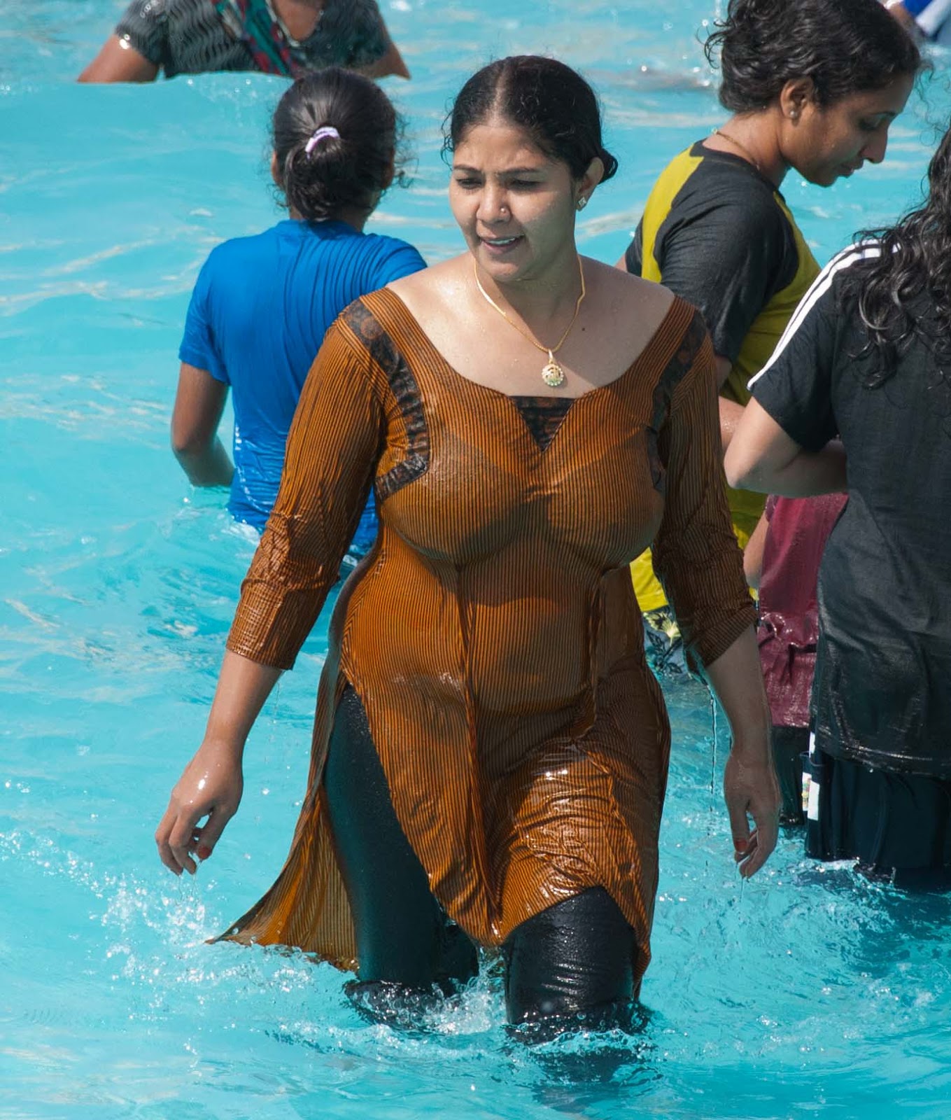 Fat Nude Girl Swimming - Naked Fat Indian Women - PORNO LOOK
