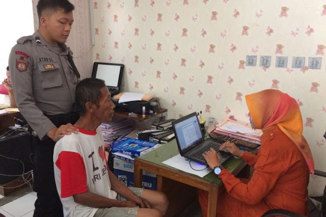 Tukang Becak Ini Cabuli Bocah Berumur 8 Tahun ' Diimingi Kupon Daging Kurban '