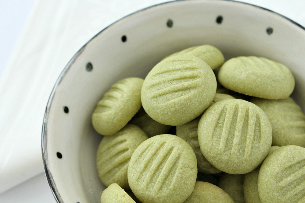 Naturally Green Matcha Tea Shortbread Cookies Dans le Lakehouse