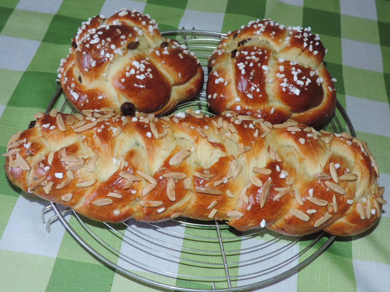 Hefezopf - Rosinenzopf - Butterzopf - Fonottkalács - Mazsoláskalács ...