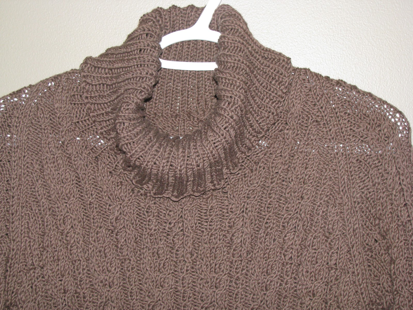 Chris Knits in Niagara: Pulsing Cable Sweater