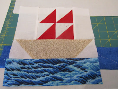 Sailboat quilt block www.sewplus.blogspot.com