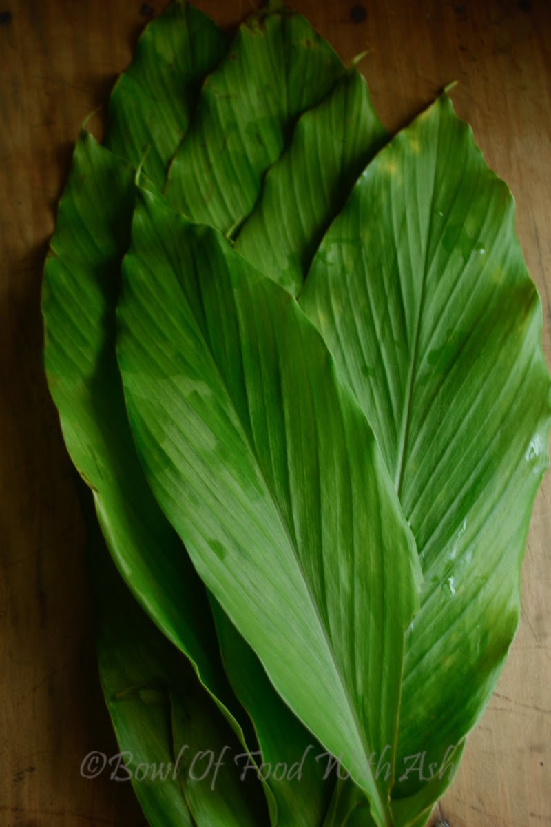 Patholi / Suli Rotti using Turmeric Leaves Recipe | How To Make Suli Rotti/Patholi using Turmeric Leaves / Arasina Ele Patholi / Suli Rotti using Turmeric Leaves Recipe | How To Make Suli Rotti/Patholi using Turmeric Leaves / Arasina Ele