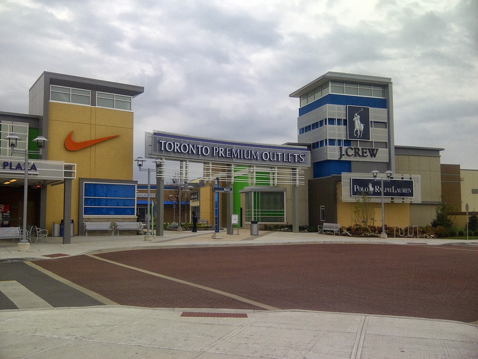 ecco toronto premium outlet