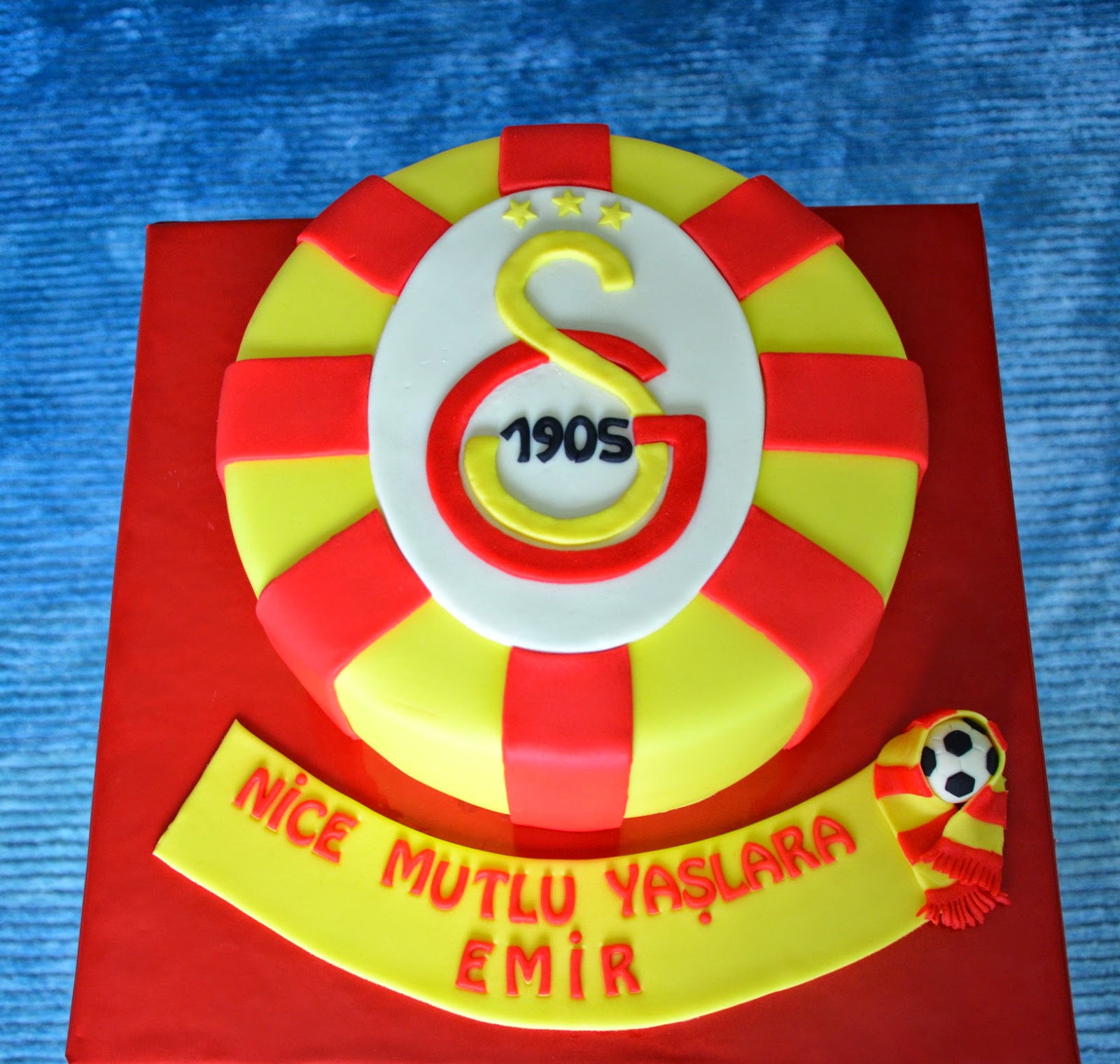 Düş Yumağı Galatasaray Temalı Pasta