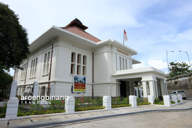 gedung bank indonesia padang
