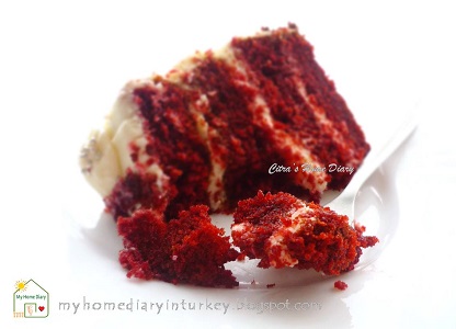 Red Velvet Cake With Cream Cheese Frosting