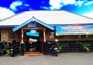 Rumah Makan Warung Lesehan di Pasuruan