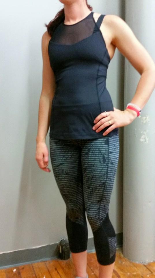 lululemon-pace-rival-crop-stripe running-in-the-city-tank