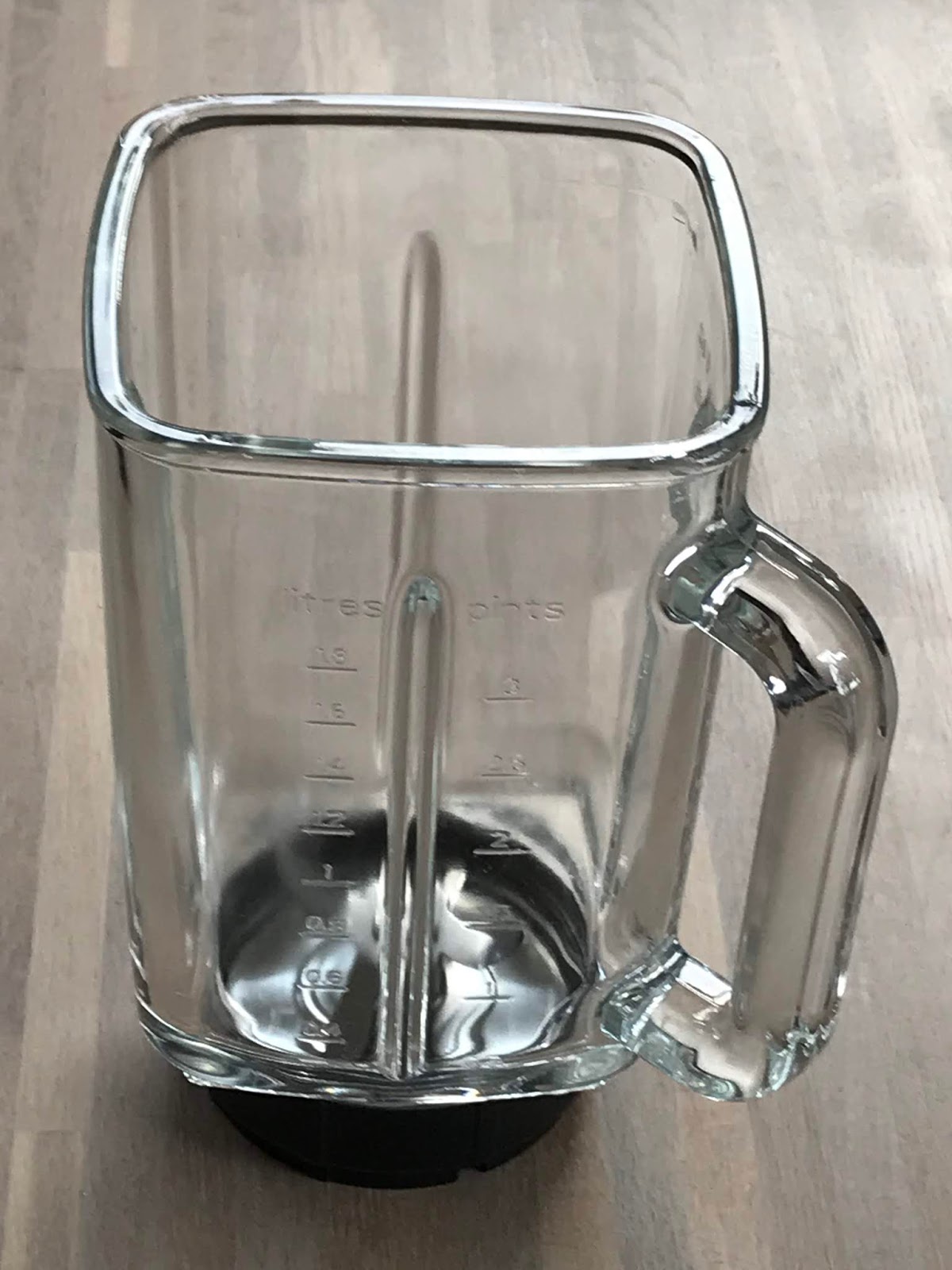 Family FECS Magimix Power Blender (Le Blender 11626SK) vs Vitamix