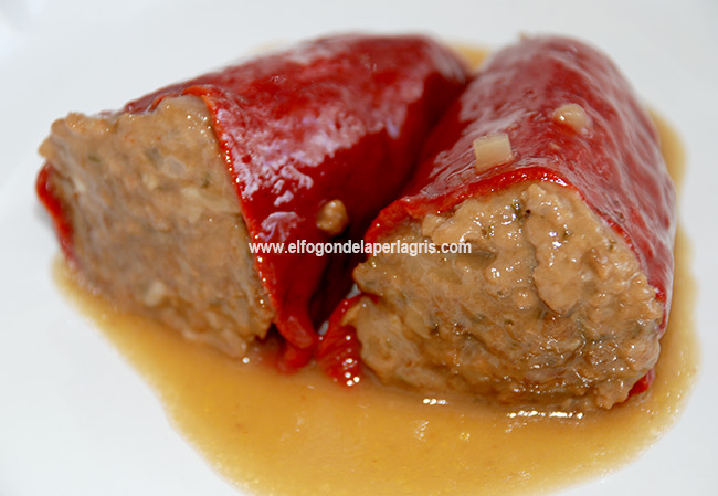 Pimientos del piquillo a la sidra rellenos de carne Pimientos del piquillo a la sidra rellenos de carne