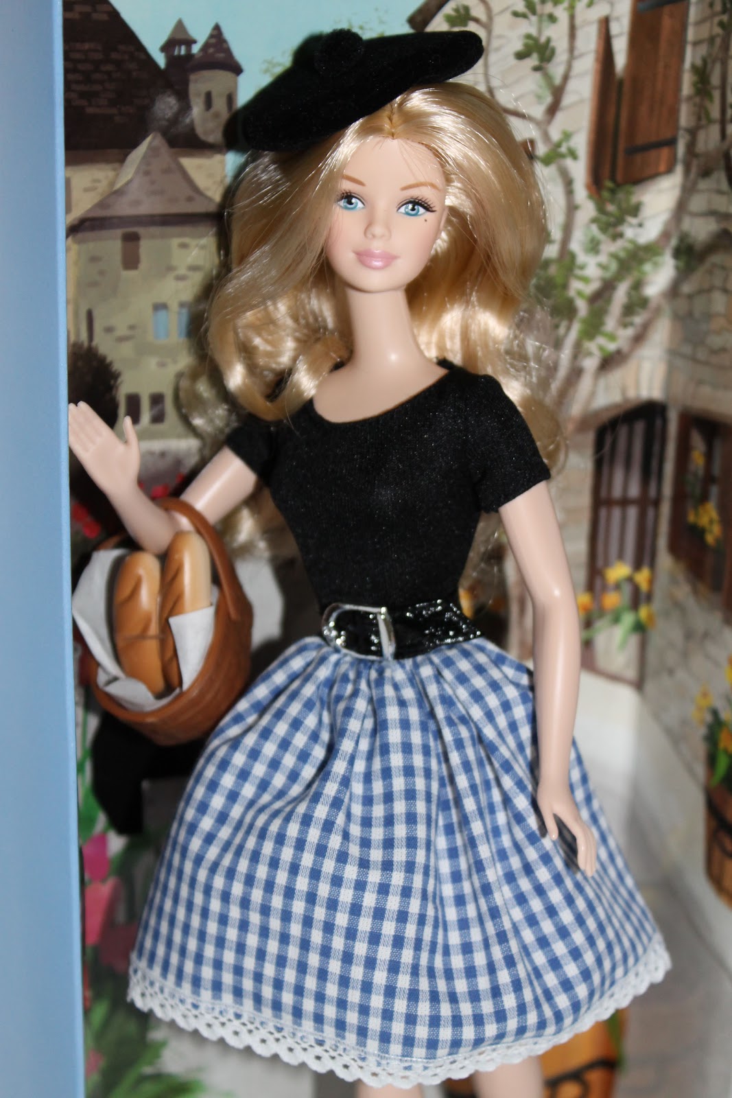 Adskille kuvert skive SHASARIGNIS Barbie, Fashion Royalty : Poupées du Monde FRANCE Dolls of the  World
