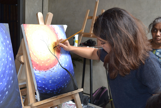 Popular artist Geetanjali Chatrath Talwar will conduct the live painting event on 8th October Popular artist Geetanjali Chatrath Talwar will conduct the live painting event on 8th October