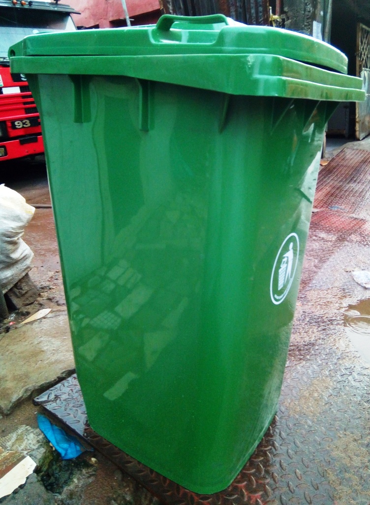 SUPPLIER OF INDUSTRIAL PLASTIC WASTE BINS WITH WHEELS AND WASTE