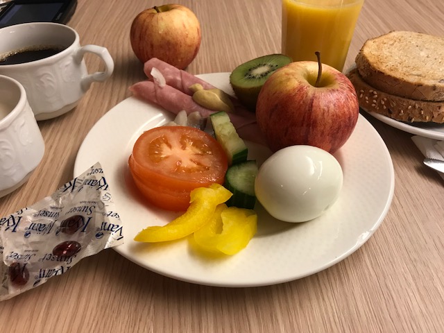 アイスランド　ホテルで食べた朝食バイキング