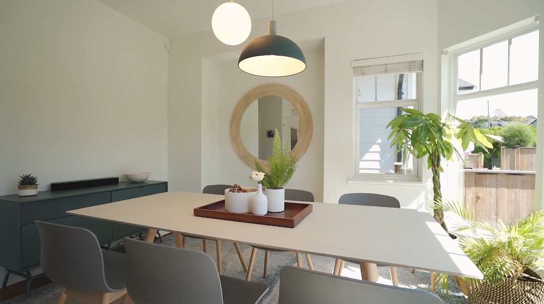 25 Photos vs. North Vancouver Luxury Home Interior Design Tour