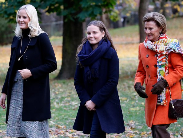Queen Sonja, Crown Princess Mette-Marit and Ingrid Alexandra at Princess Ingrid Alexandra Sculpture Park