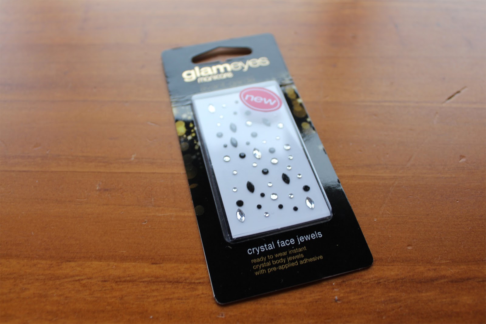 Sample Bar Glam Pack July Manicure Glam Eyes Face Crystals // cassandramyee