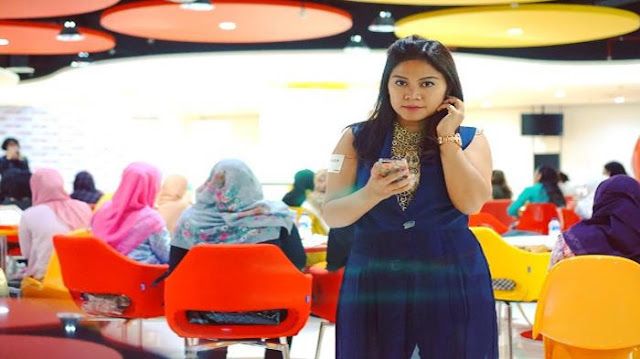 Istri Direktur Aja Nggak Malu Pakai Baju Rp 50ribuan. Kamu Nggak Malu Pakai Barang Mahal Tapi Gaji Habis Buat Nyicil?? Istri Direktur Aja Nggak Malu Pakai Baju Rp 50ribuan. Kamu Nggak Malu Pakai Barang Mahal Tapi Gaji Habis Buat Nyicil??