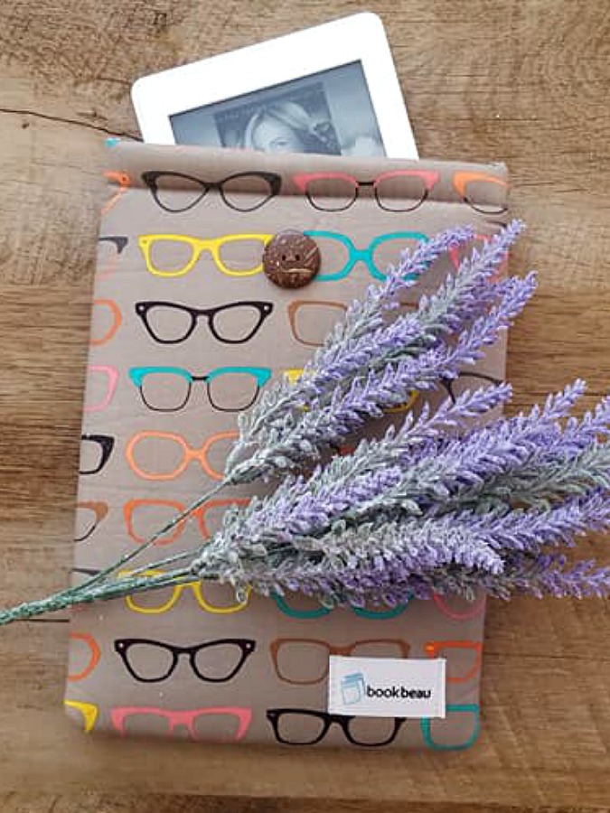 Reviews, Chews & HowTos Book Beau Sleeves (Review)