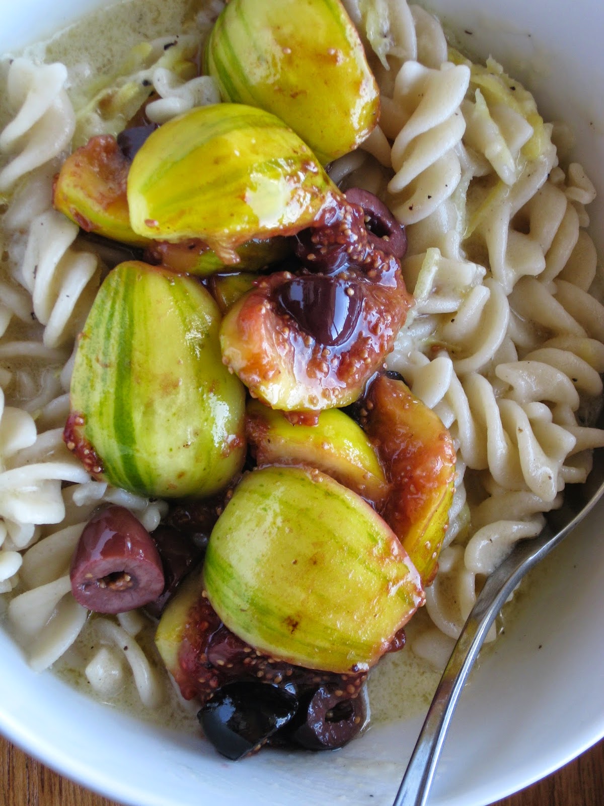 VeganForOne Fig and White Pasta Sauce for One