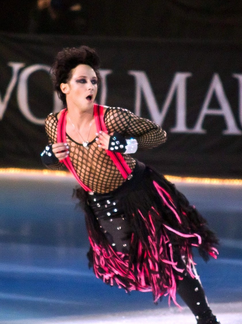 Johnny weir say top yes to the dress