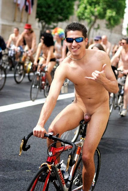 Fotos Amadoras de Naturismo Gay com Ciclistas