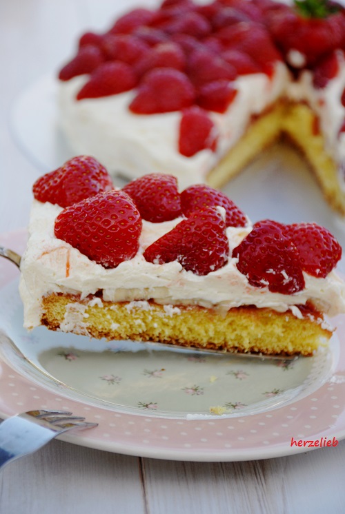 Erdbeer-Buttercreme-Torte Rezept - Kuchen oder Torte mal ganz klassisch ...